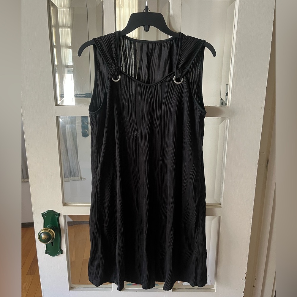 Elegant Black Sleeveless Pleated Dress - Size XL